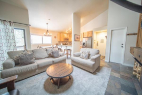 Flying Dutchman 1106 by SummitCove Lodging Keystone